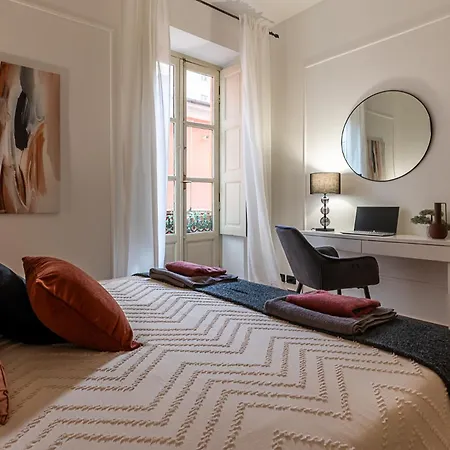 Sweet Nest In Centre